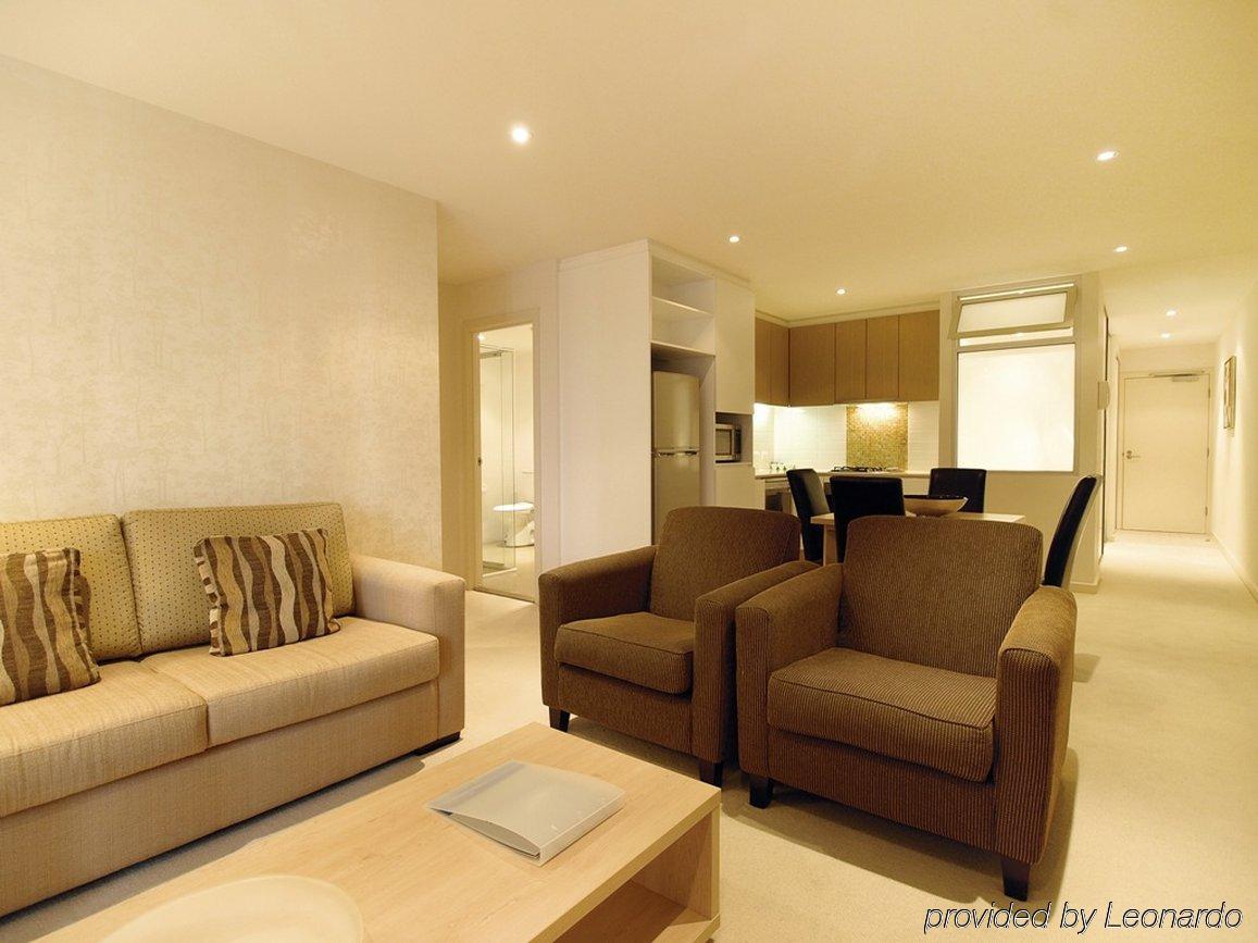 Istay Precinct Adelaide Room photo